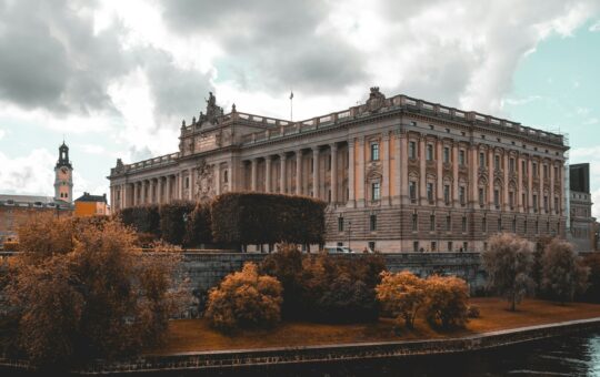Riksdagshuset från vattnet